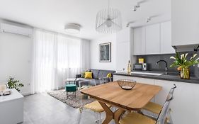 Down Town Apartment
